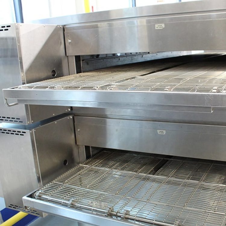 Conveyor oven